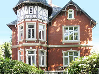 4 Fassaden 9 Villa mit Erker und Turm Klinker IMG 3340 342x257 1